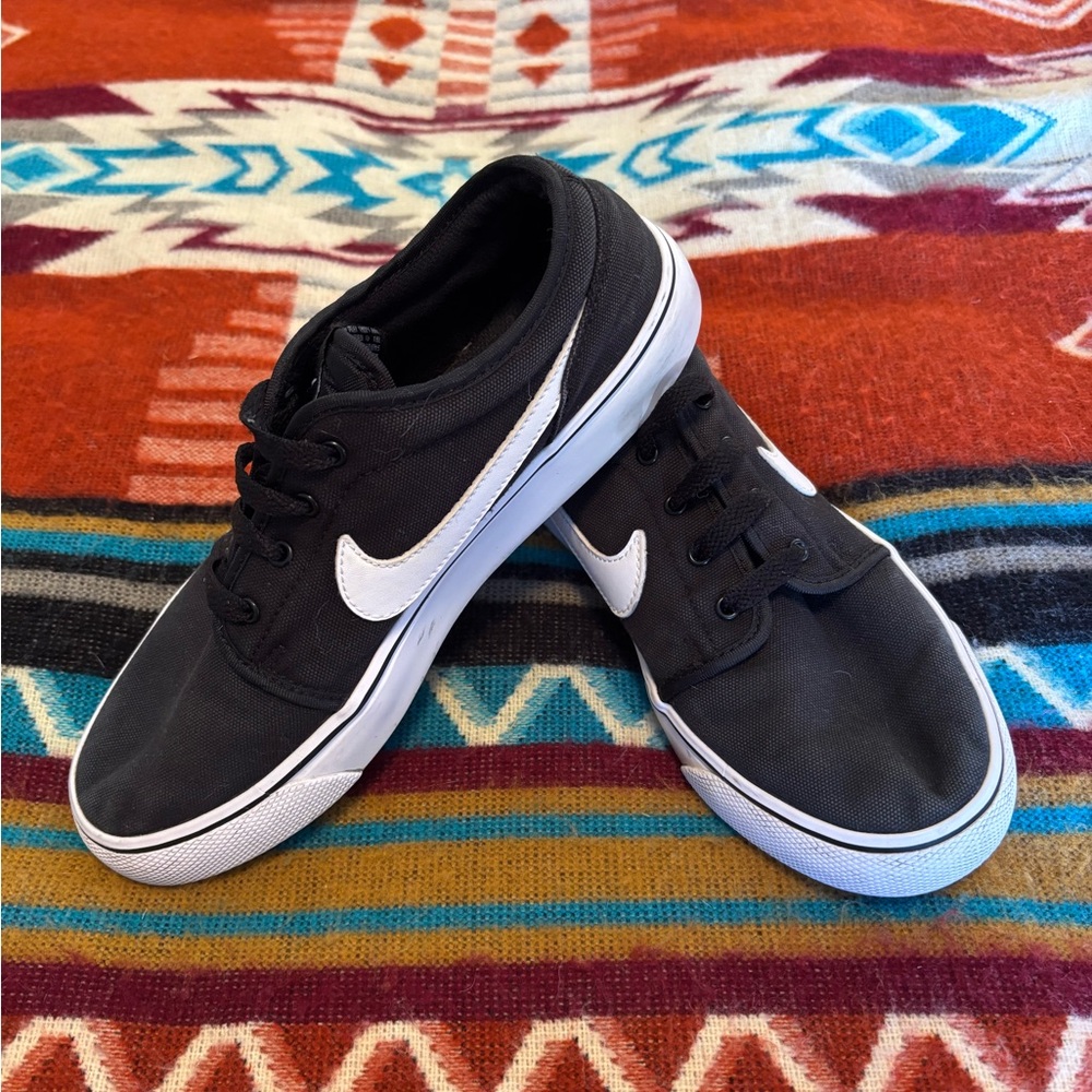 Nike Black and White Sneakers